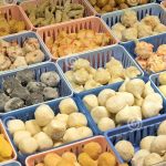 Automatic frozen dumpling weighing packaging sealing machine